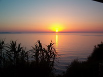Sonnenuntergang am Almiros Beach
